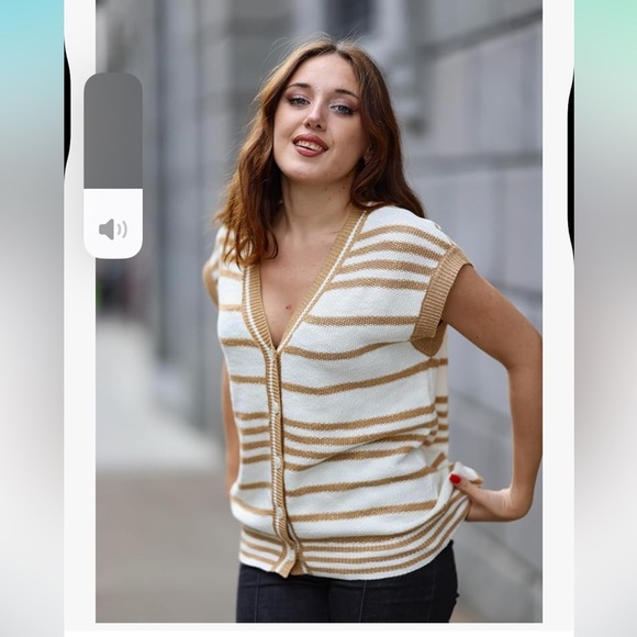 NWT Khaki and White Striped Button-Up Women's Sweater Vest Small  V Neck - Picture 3 of 7